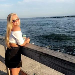 Meet your Posher, Kelly